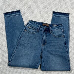 Judy Blue Boyfriend Denim Jeans 
Style# JB88818 MD Size 3/26